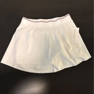 NWT Athleta 13.5” Skort - White with Maroon-Trim Waistband - Size M
